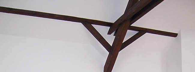 Zugang zu den Behandlungsr�umen mit seitlichen Fensterelementen